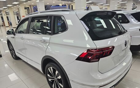 Volkswagen Tiguan II, 2023 год, 4 850 000 рублей, 6 фотография