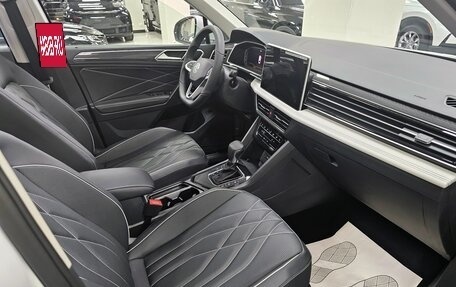 Volkswagen Tiguan II, 2023 год, 4 850 000 рублей, 13 фотография