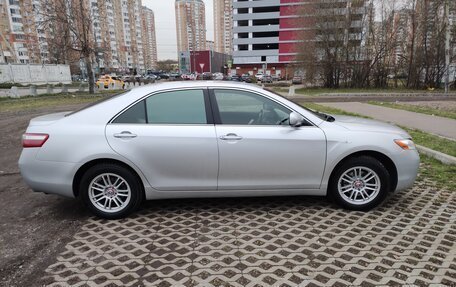 Toyota Camry, 2008 год, 1 300 000 рублей, 18 фотография