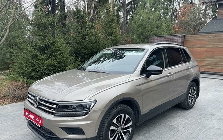 Volkswagen Tiguan II, 2019 год, 2 150 000 рублей, 1 фотография