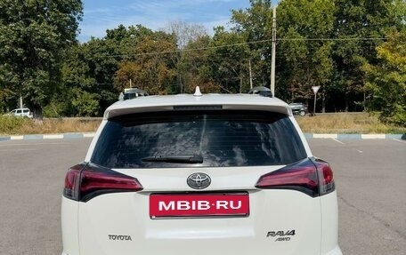 Toyota RAV4, 2017 год, 2 380 000 рублей, 7 фотография