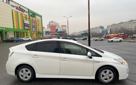 Toyota Prius, 2010 год, 1 000 000 рублей, 4 фотография