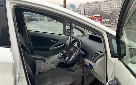 Toyota Prius, 2010 год, 1 000 000 рублей, 10 фотография