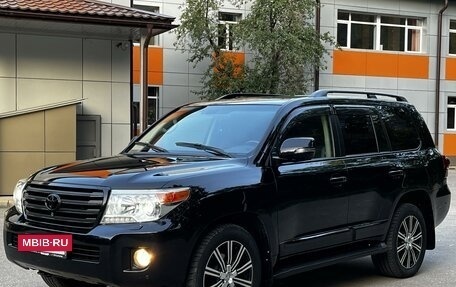 Toyota Land Cruiser 200, 2012 год, 3 940 000 рублей, 2 фотография