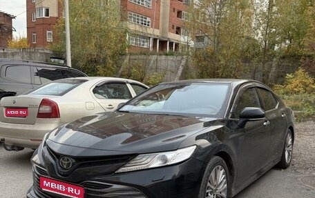 Toyota Camry, 2019 год, 3 300 000 рублей, 1 фотография