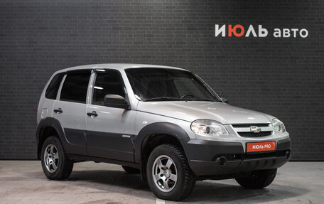 Chevrolet Niva I рестайлинг, 2017 год, 930 000 рублей, 3 фотография