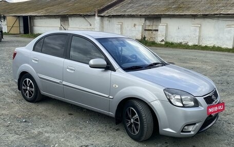 KIA Rio II, 2011 год, 950 000 рублей, 3 фотография