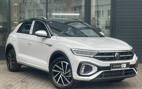 Volkswagen T-Roc I, 2024 год, 3 950 000 рублей, 4 фотография