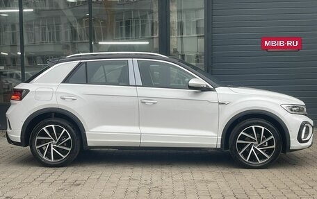 Volkswagen T-Roc I, 2024 год, 3 950 000 рублей, 2 фотография