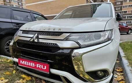 Mitsubishi Outlander III рестайлинг 3, 2022 год, 3 150 000 рублей, 1 фотография