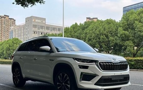 Skoda Kodiaq I, 2023 год, 3 015 000 рублей, 1 фотография