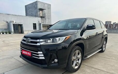 Toyota Highlander III, 2021 год, 3 100 000 рублей, 1 фотография