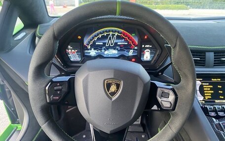 Lamborghini Aventador I рестайлинг, 2021 год, 72 000 000 рублей, 15 фотография