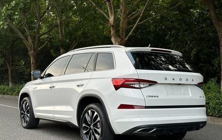 Skoda Kodiaq I, 2023 год, 3 015 000 рублей, 3 фотография