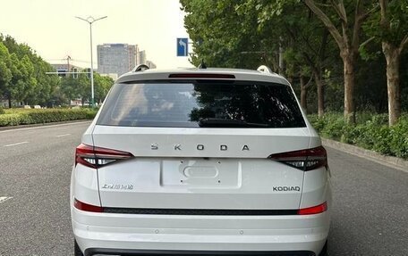 Skoda Kodiaq I, 2023 год, 3 015 000 рублей, 11 фотография