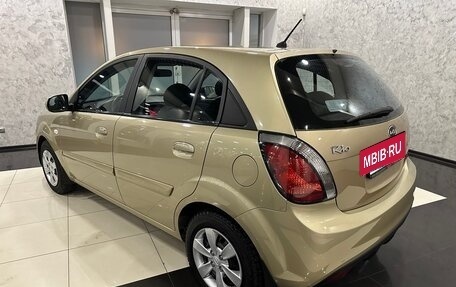 KIA Rio II, 2010 год, 725 000 рублей, 3 фотография