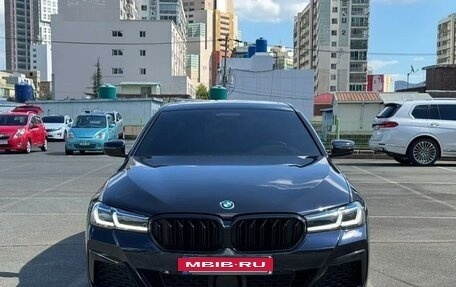 BMW 5 серия, 2022 год, 4 980 000 рублей, 2 фотография