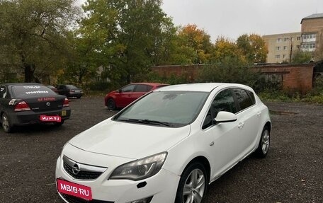 Opel Astra J, 2011 год, 560 000 рублей, 1 фотография