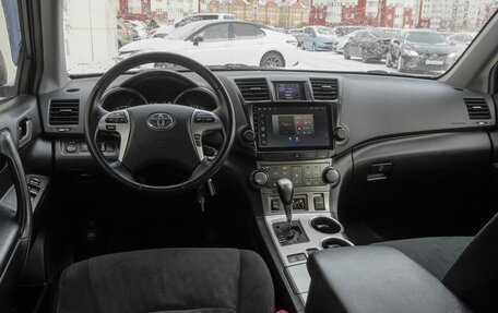 Toyota Highlander III, 2013 год, 2 599 000 рублей, 6 фотография