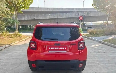 Jeep Renegade I рестайлинг, 2021 год, 1 760 000 рублей, 6 фотография