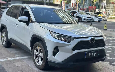 Toyota RAV4, 2022 год, 2 250 006 рублей, 2 фотография