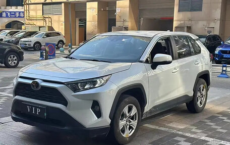 Toyota RAV4, 2022 год, 2 250 006 рублей, 8 фотография