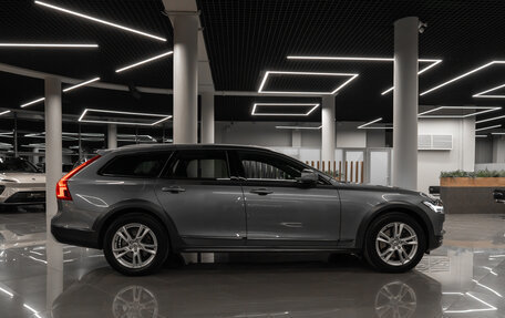 Volvo V90 Cross Country I рестайлинг, 2017 год, 3 870 000 рублей, 7 фотография