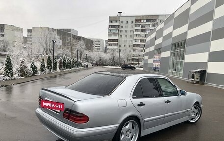 Mercedes-Benz E-Класс, 1996 год, 400 000 рублей, 2 фотография