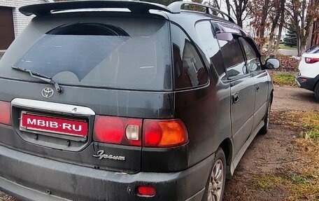 Toyota Ipsum II, 1998 год, 550 000 рублей, 3 фотография