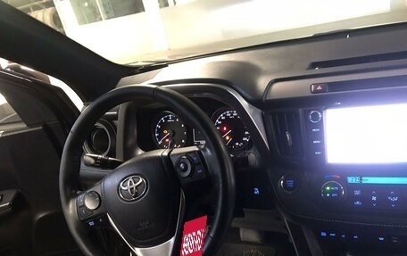 Toyota RAV4, 2018 год, 3 590 000 рублей, 8 фотография