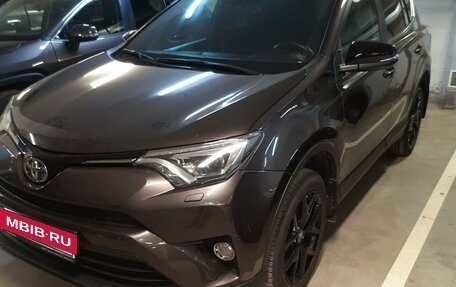 Toyota RAV4, 2018 год, 3 590 000 рублей, 10 фотография