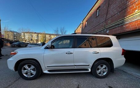 Toyota Land Cruiser 200, 2015 год, 4 897 000 рублей, 3 фотография