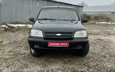 Chevrolet Niva I рестайлинг, 2004 год, 375 000 рублей, 1 фотография