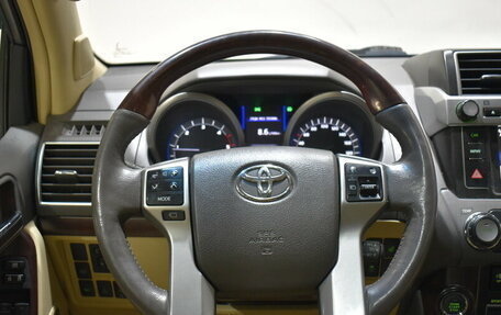 Toyota Land Cruiser Prado 150 рестайлинг 2, 2013 год, 3 499 000 рублей, 12 фотография