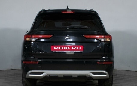 Mitsubishi Outlander, 2022 год, 3 700 000 рублей, 5 фотография