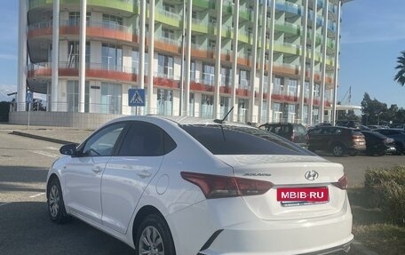 Hyundai Solaris II рестайлинг, 2021 год, 1 100 000 рублей, 2 фотография