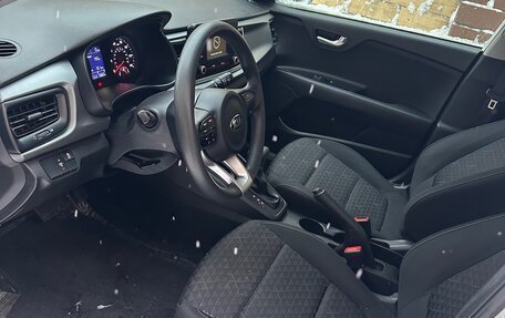 KIA Rio IV, 2019 год, 1 450 000 рублей, 2 фотография