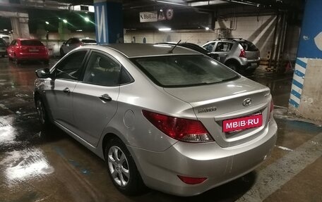 Hyundai Solaris II рестайлинг, 2013 год, 850 000 рублей, 3 фотография