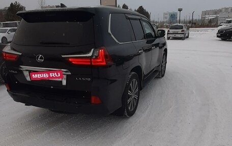 Lexus LX III, 2017 год, 8 999 999 рублей, 9 фотография