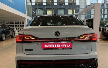 Volkswagen Tiguan II, 2023 год, 4 990 000 рублей, 8 фотография