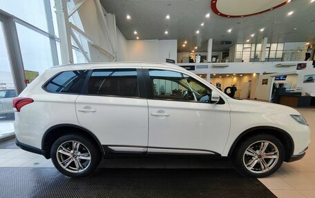 Mitsubishi Outlander III рестайлинг 3, 2015 год, 2 056 800 рублей, 5 фотография