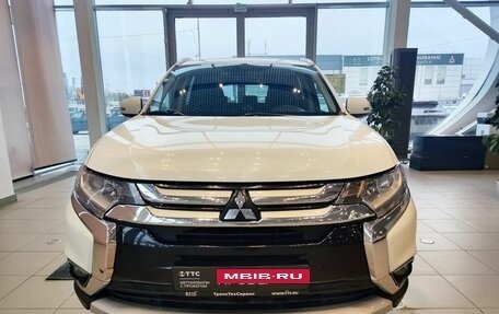 Mitsubishi Outlander III рестайлинг 3, 2015 год, 2 056 800 рублей, 2 фотография