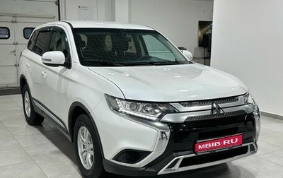 Mitsubishi Outlander III рестайлинг 3, 2018 год, 2 349 900 рублей, 1 фотография