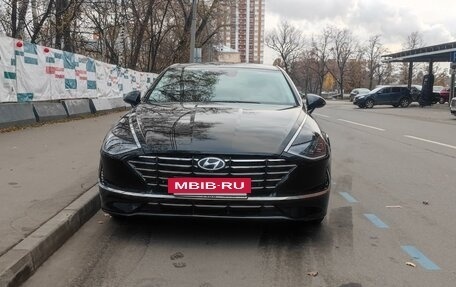 Hyundai Sonata VIII, 2020 год, 2 600 000 рублей, 2 фотография