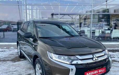 Mitsubishi Outlander III рестайлинг 3, 2015 год, 1 699 000 рублей, 3 фотография