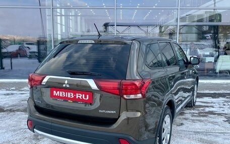 Mitsubishi Outlander III рестайлинг 3, 2015 год, 1 699 000 рублей, 5 фотография