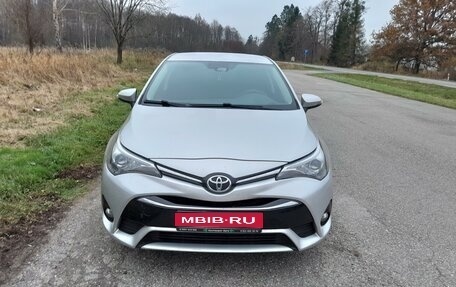 Toyota Avensis III рестайлинг, 2017 год, 1 680 000 рублей, 1 фотография