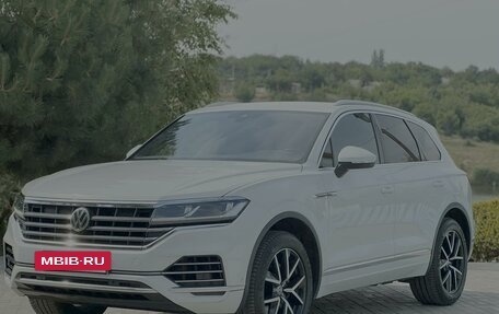 Volkswagen Touareg III, 2018 год, 4 950 000 рублей, 3 фотография