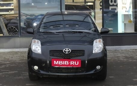 Toyota Yaris III рестайлинг, 2008 год, 645 000 рублей, 2 фотография