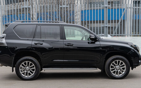 Toyota Land Cruiser Prado 150 рестайлинг 2, 2016 год, 3 800 000 рублей, 5 фотография